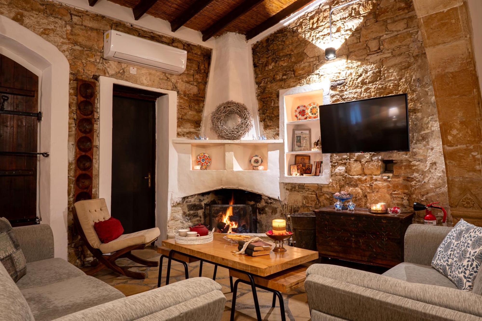 Oinoessa Traditional Boutique Guest Houses 로푸 외부 사진