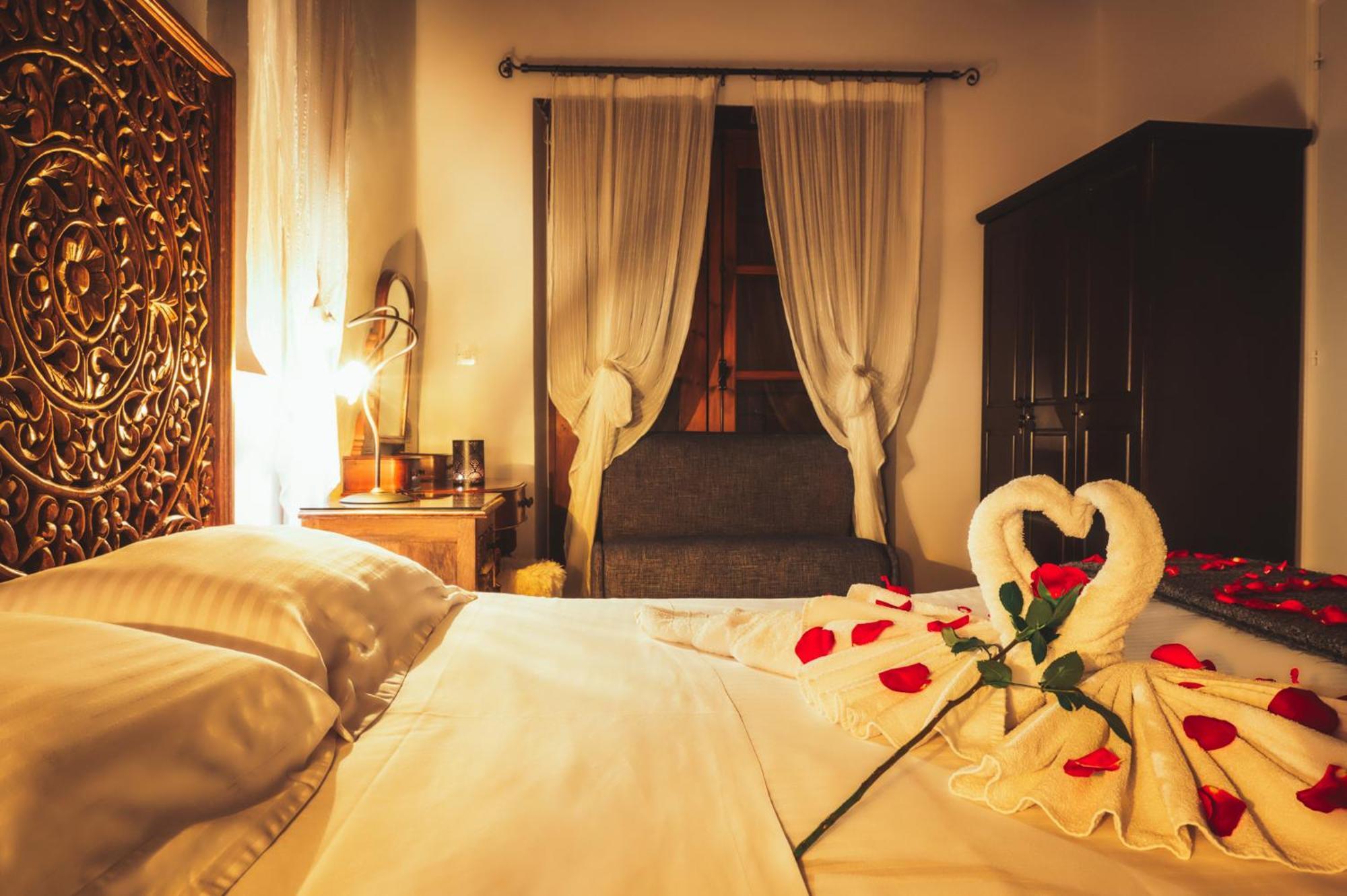 Oinoessa Traditional Boutique Guest Houses 로푸 외부 사진
