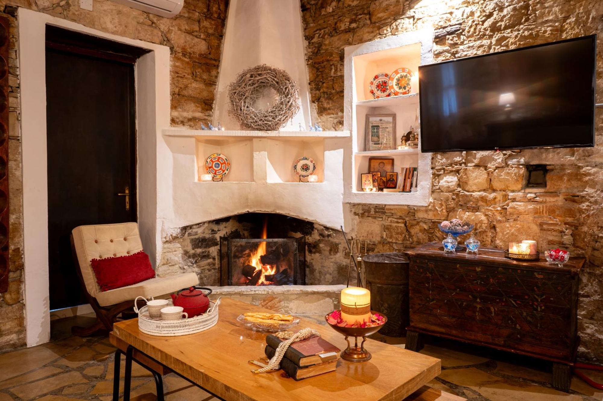 Oinoessa Traditional Boutique Guest Houses 로푸 외부 사진