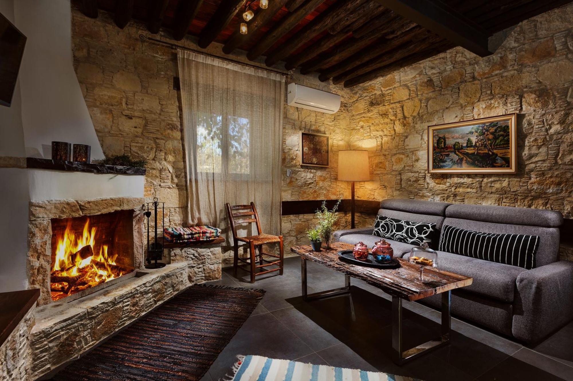 Oinoessa Traditional Boutique Guest Houses 로푸 외부 사진