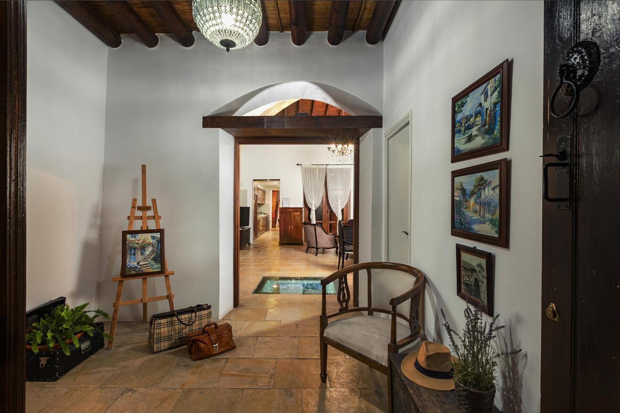 Oinoessa Traditional Boutique Guest Houses 로푸 외부 사진