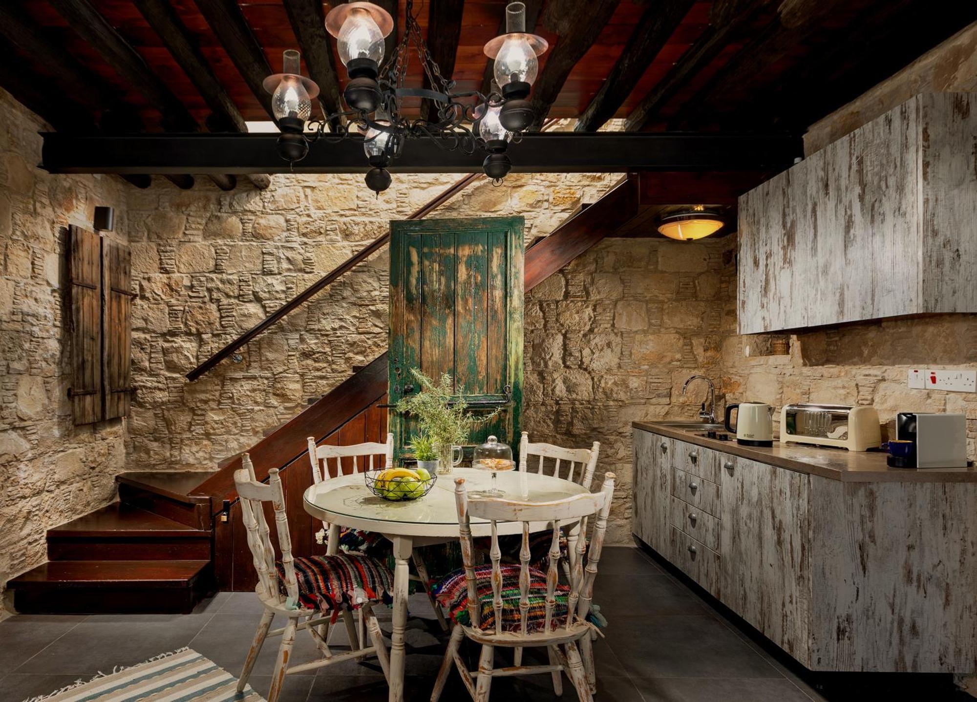 Oinoessa Traditional Boutique Guest Houses 로푸 외부 사진