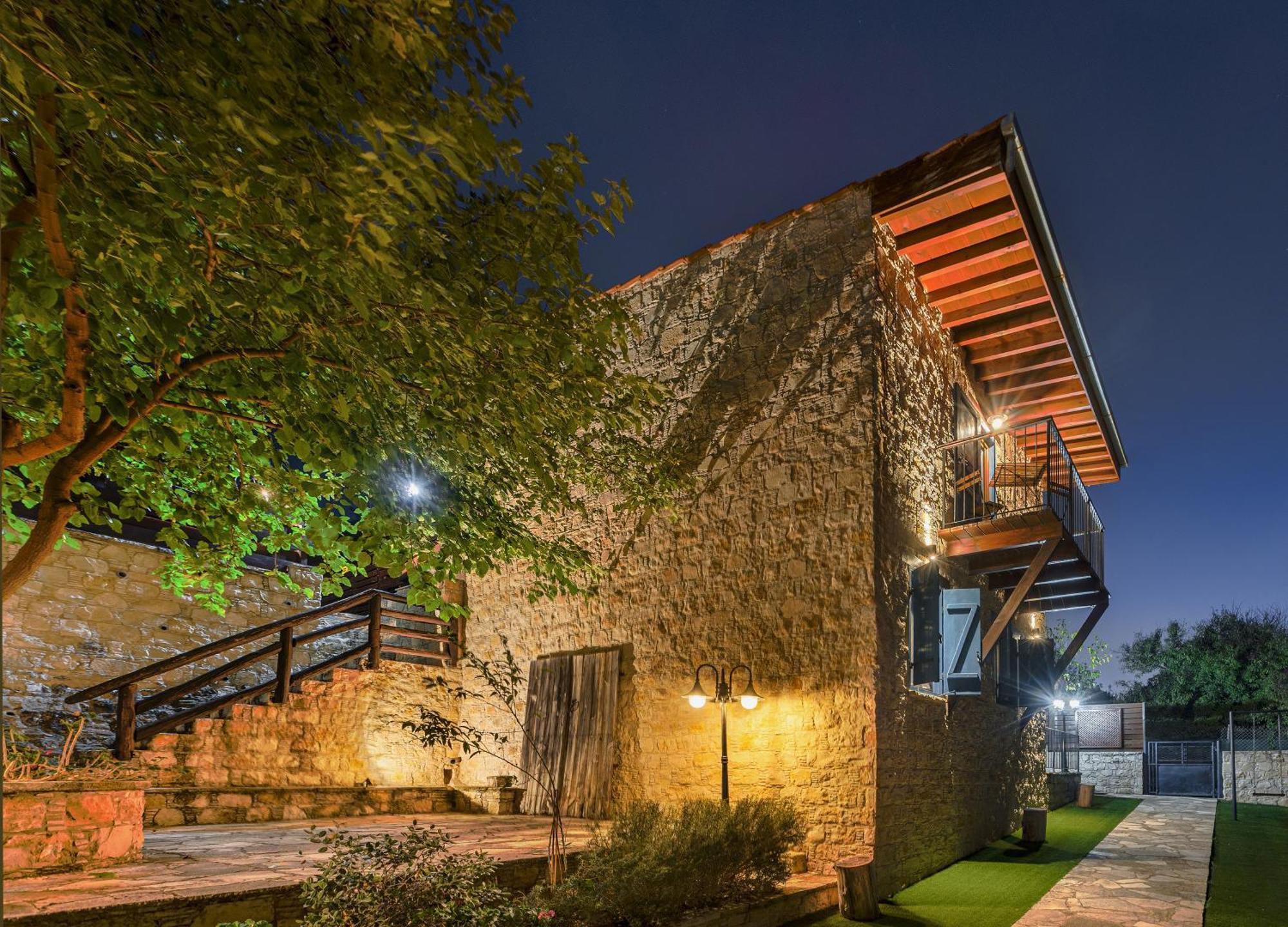 Oinoessa Traditional Boutique Guest Houses 로푸 외부 사진