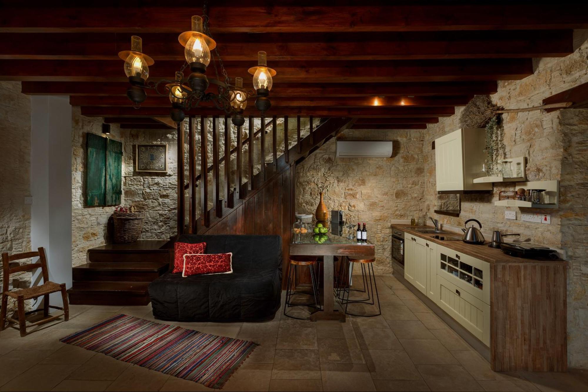 Oinoessa Traditional Boutique Guest Houses 로푸 외부 사진